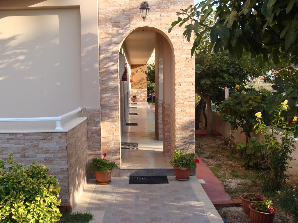 Toulas Apartments