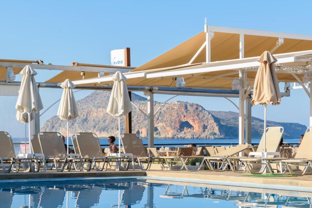 Marika Beach Hotel & Suites