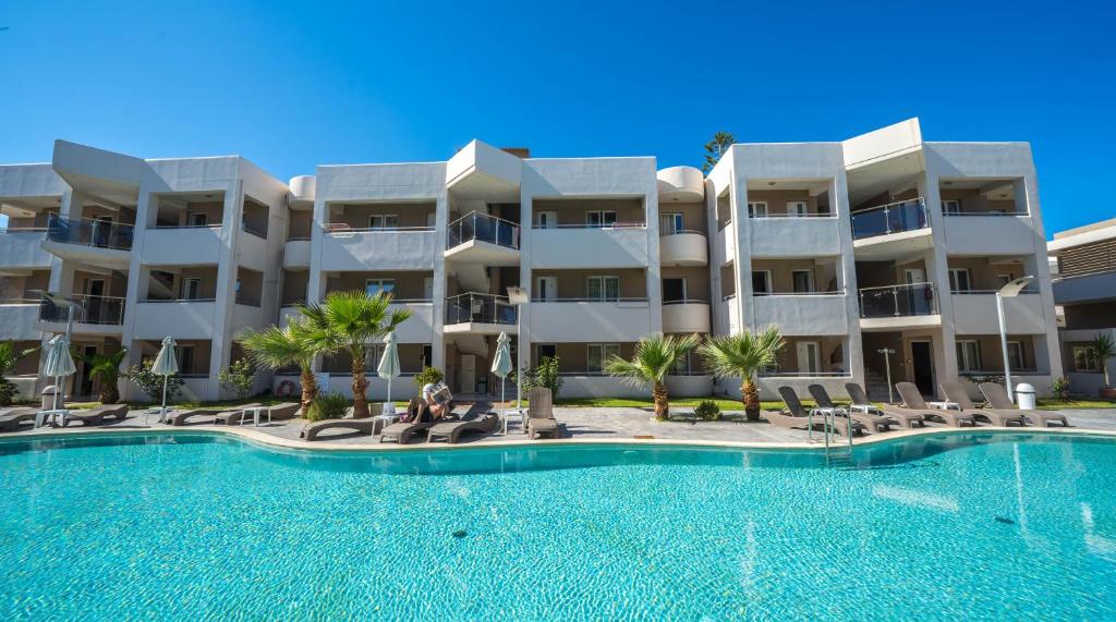 Marika Beach Hotel & Suites