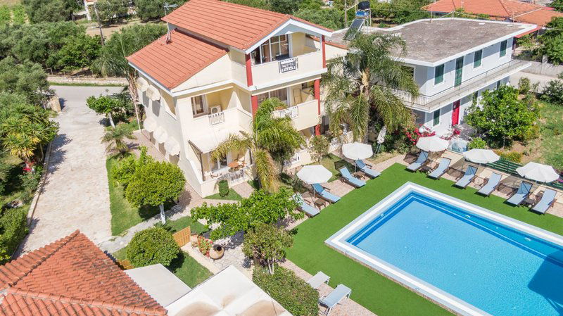 Hotel Oscar Villa & Studios