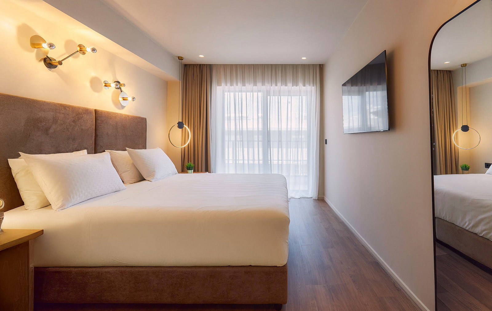 dal travel Enorme Epavli Boutique