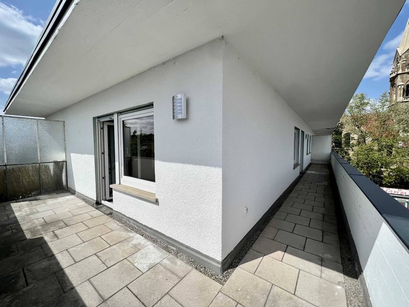 Hotel Nujen - Hotel Und Apartment Stuttgart Zuffenhausen