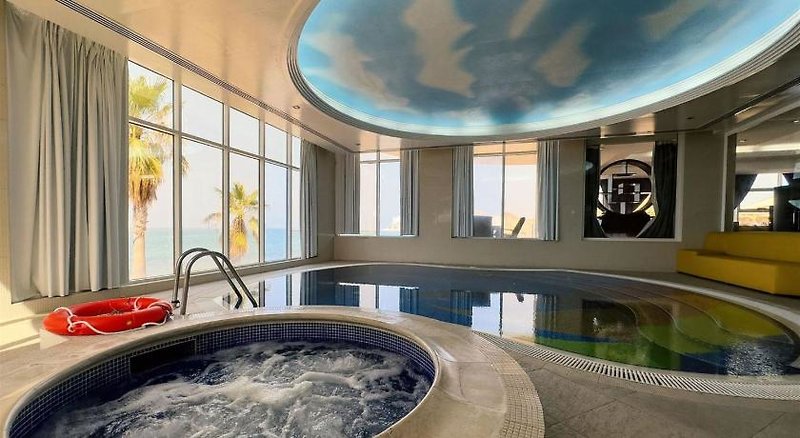 Royal Beach Hotel & Resort