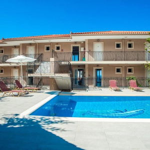 Hotel Agathaggelos Studios cazare Vlachata