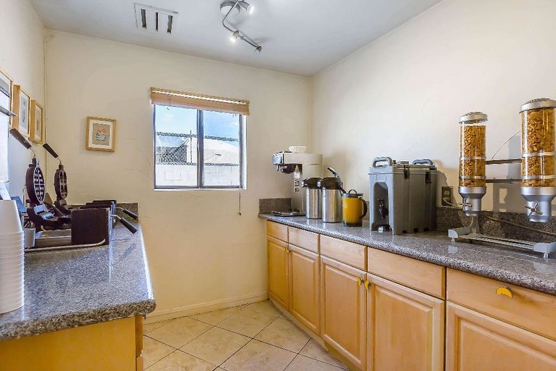 Hotel Rodeway Inn Magic Mountain Area