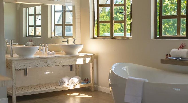 Hotel Le Nautique Luxury Waterfront Hotel