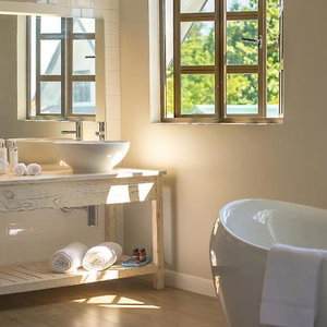 Hotel Le Nautique Luxury Waterfront Hotel cazare La Passe