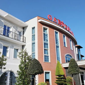 Hotel Gardenland Resort cazare Bushat