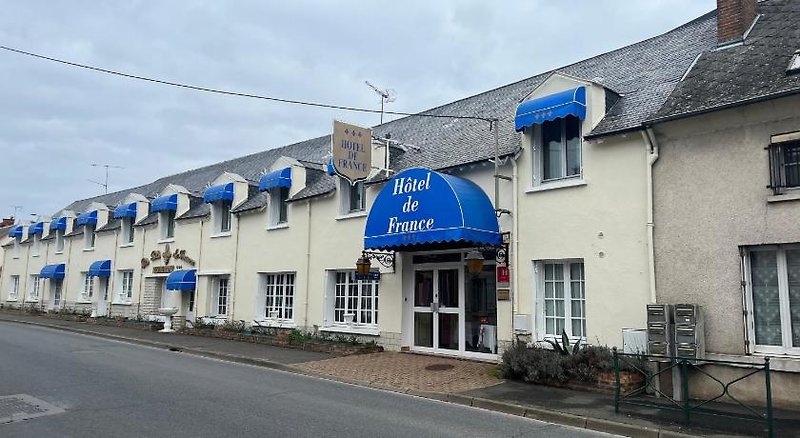 Hotel Hôtel De France - Restaurant Les Rois De France