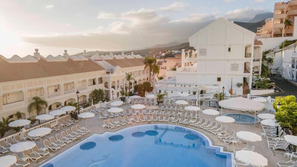 dal travel Ona Hollywood Mirage