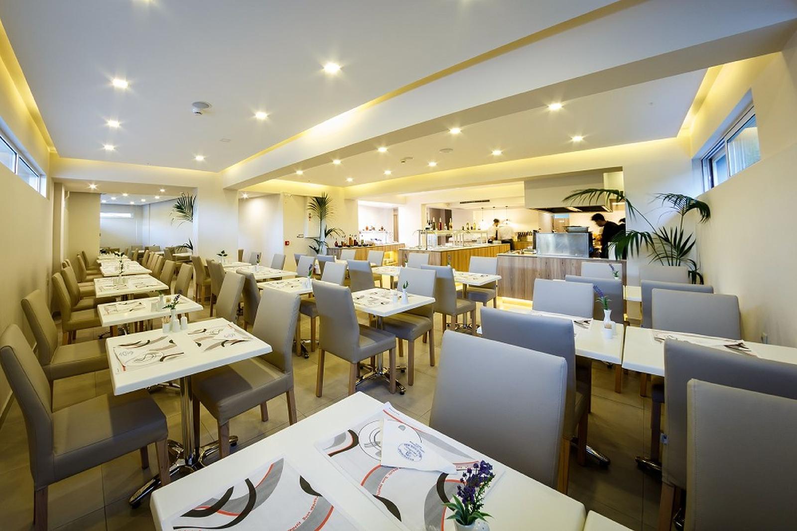 Planos Beach Hotel