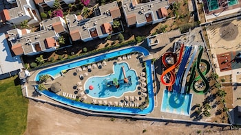 Kapetanios Aqua Resort 4*