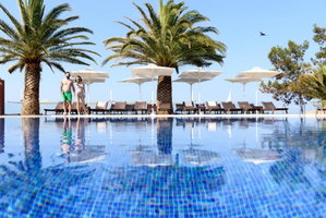 Hotel Alexandra Beach Hotel cazare Potos