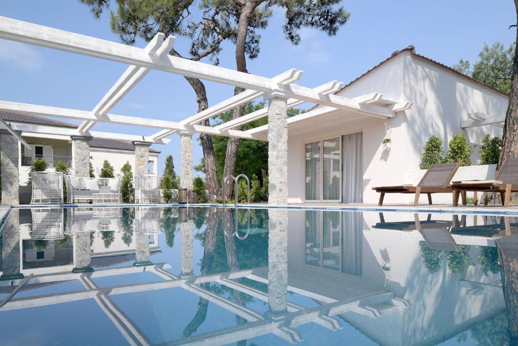 Alexandra Beach Hotel