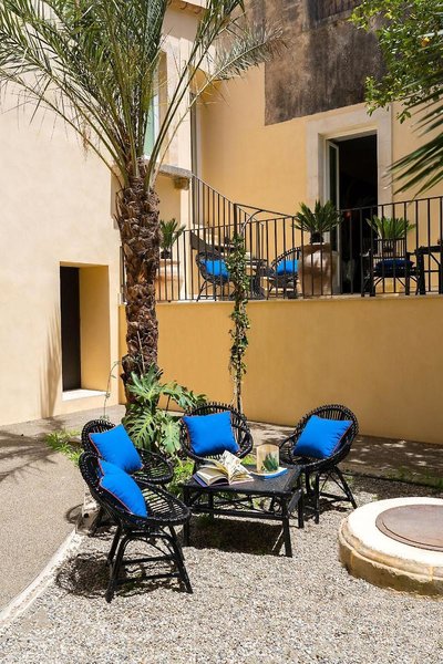 Q92 Noto Hotel