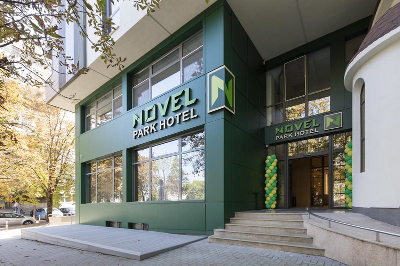 Park Hotel Novel