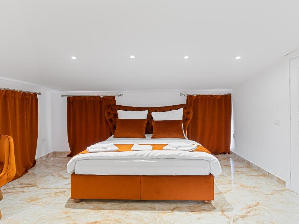 Hotel Transylvania House