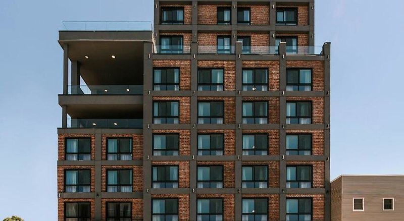 The Dutch Hotel Long Island City, Sonder