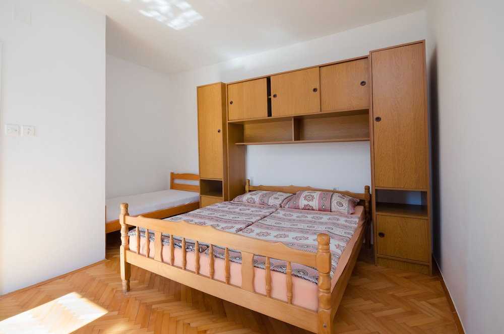 Hotel Apartments Elvira