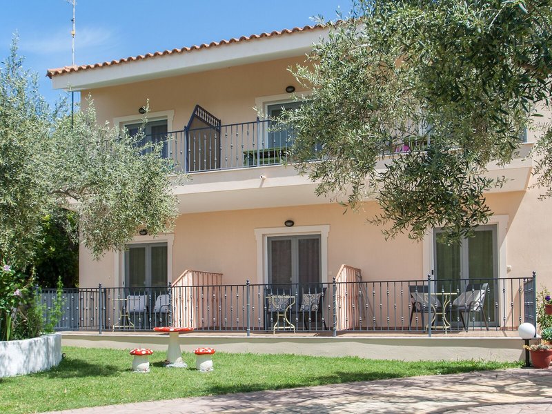 Hotel Syraina Studios & Rooms