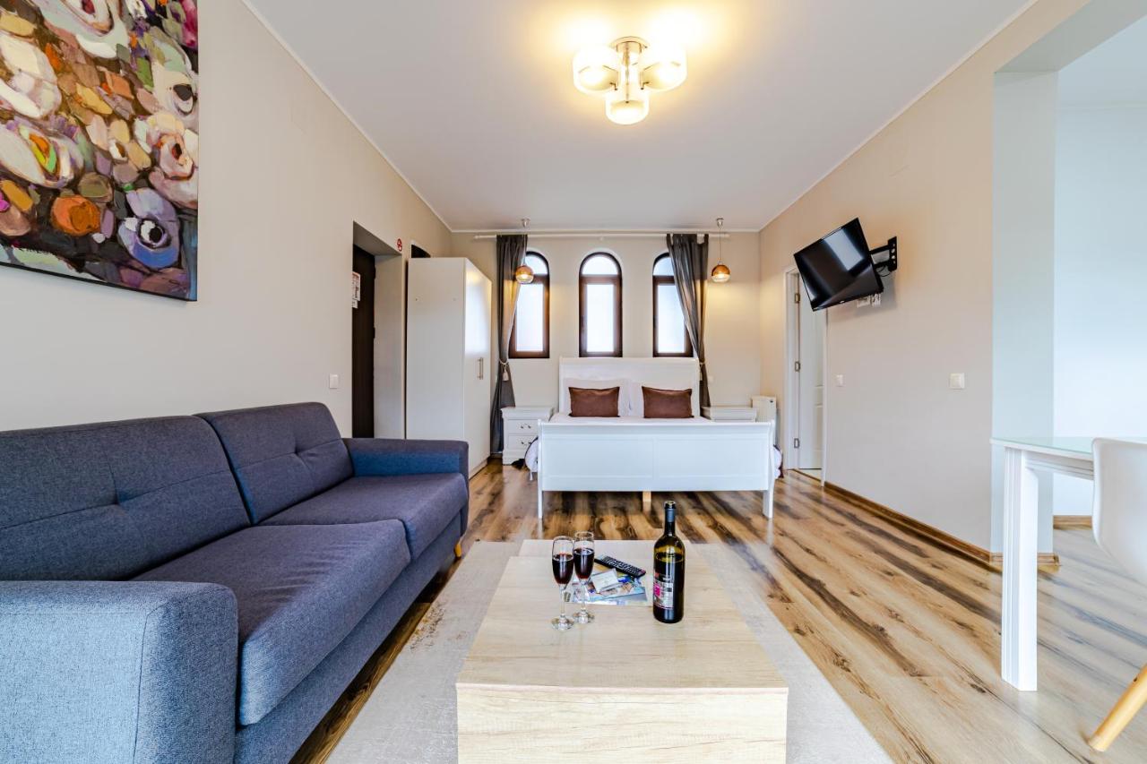 Yael Luxury Apartaments