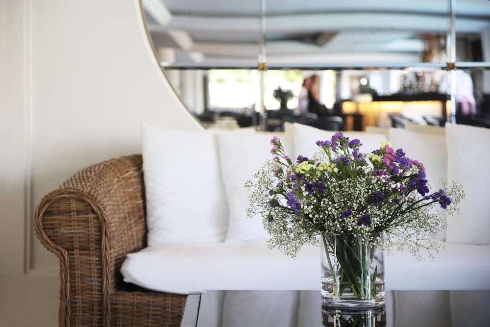 Bondiahotels Augusta Club
