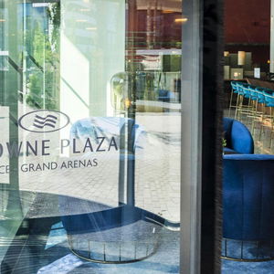 Hotel Crowne Plaza Nice Grand Arenas cazare Saint-Laurent-du-Var