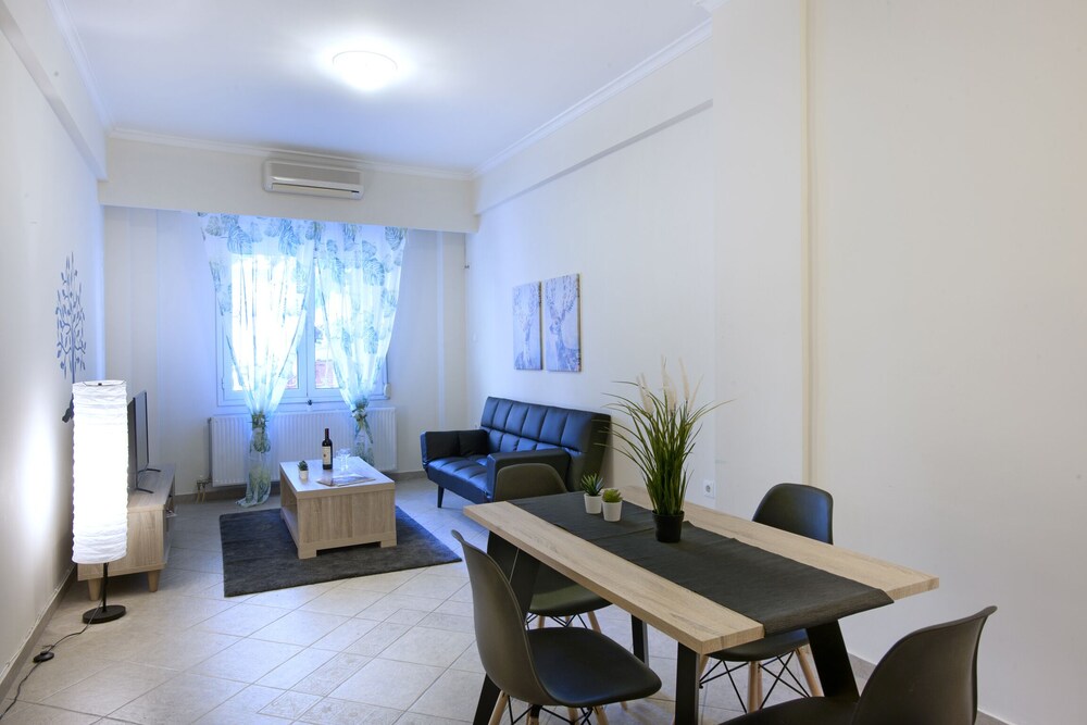 Hotel Comfortable Apartment At The Foot Of The Odeon Of Herodes Atticus