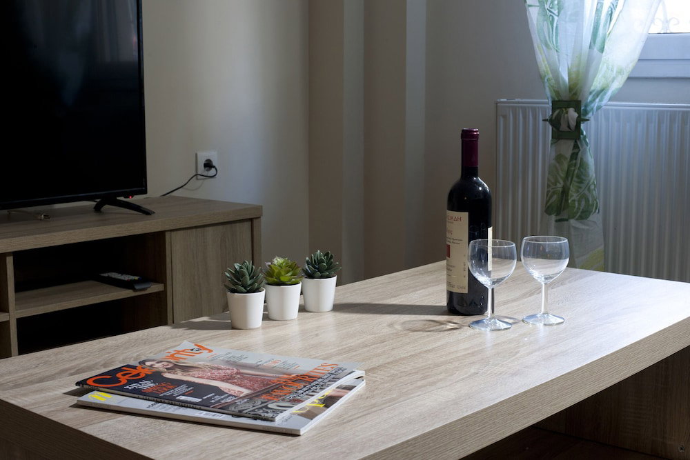 Comfortable Apartment At The Foot Of The Odeon Of Herodes Atticus