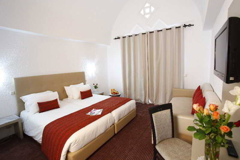 Hotel Holiday Beach
