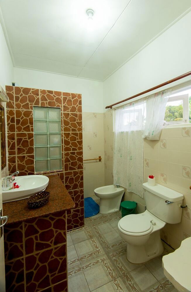 Hotel Zerof Guest House & Self Catering Apartments