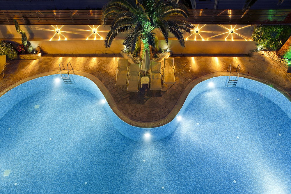 Axos Hotel