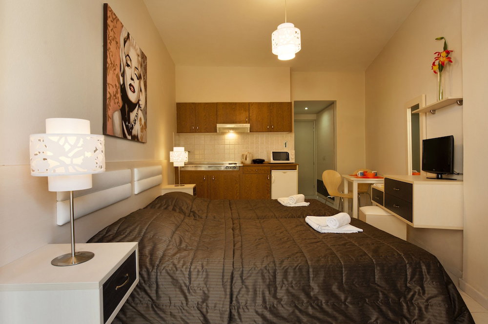 dal travel Axos Hotel