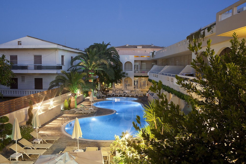 dal travel Axos Hotel