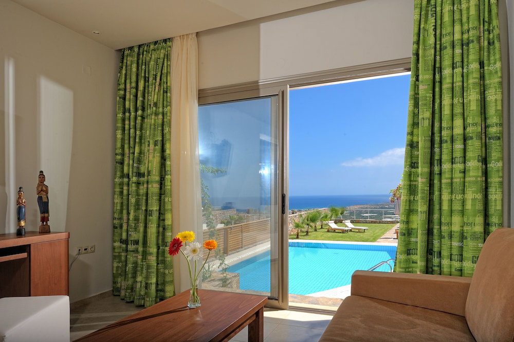 dal travel Royal Heights Resort