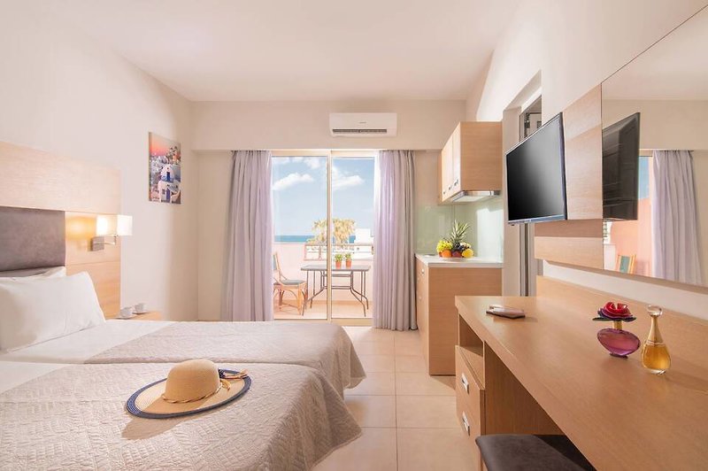 dal travel Pleasure Beach Hotel