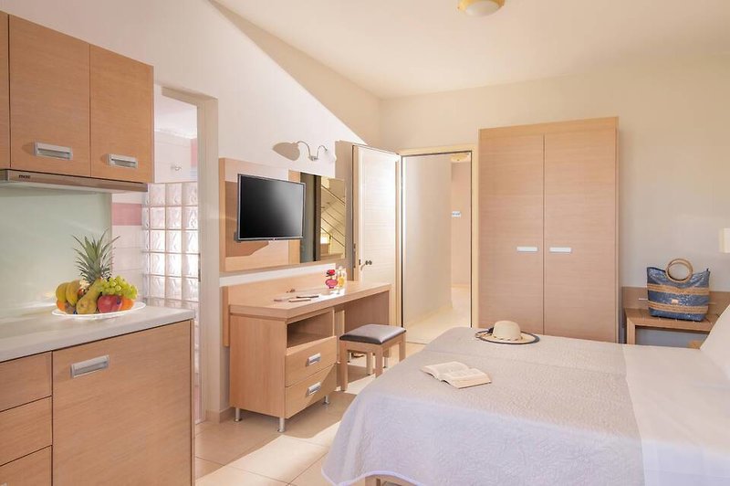 dal travel Pleasure Beach Hotel