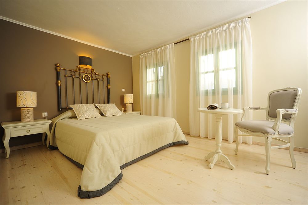 Mythos Suites Hotel