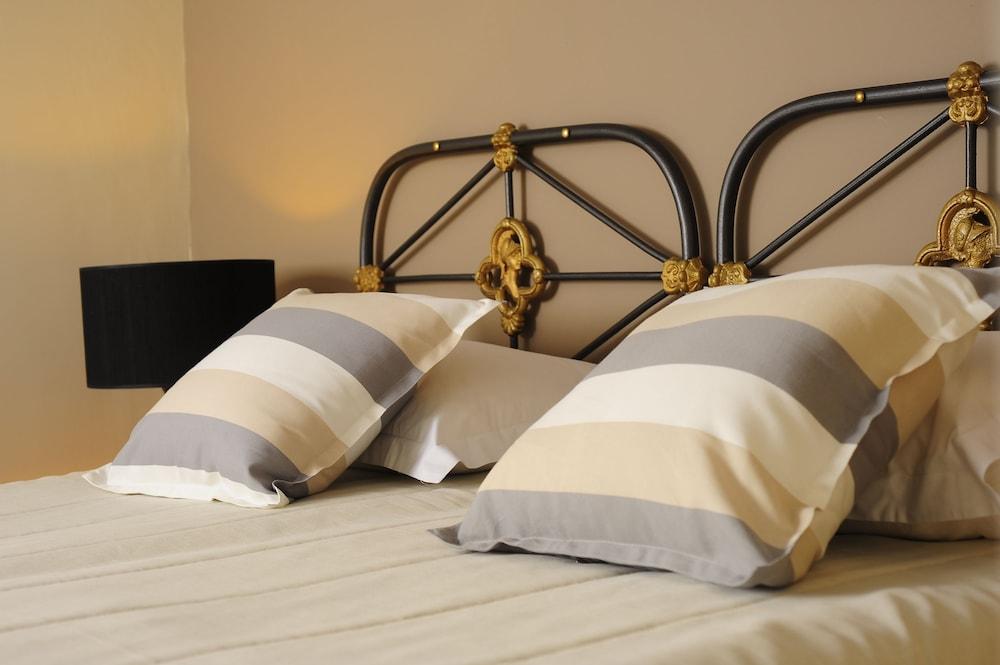 dal travel Mythos Suites Hotel