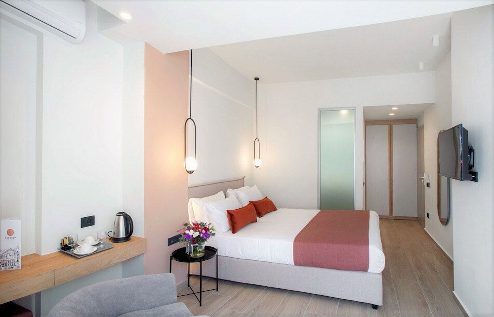 dal travel The City Hotel And Suites