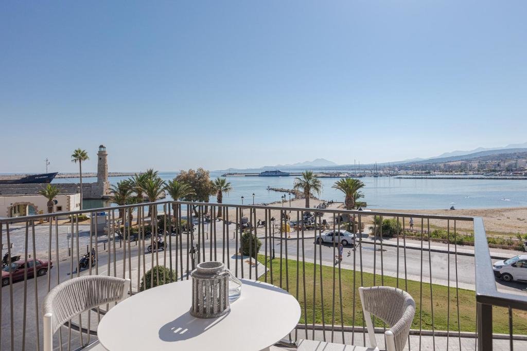 dal travel V77 Seafront Suites