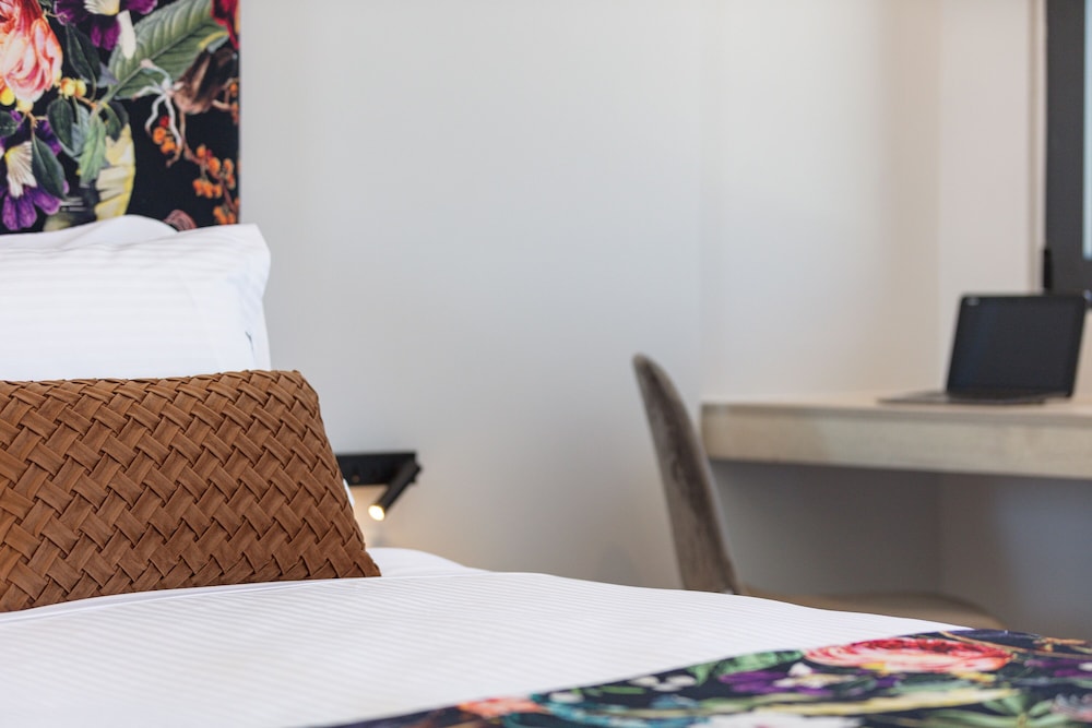 dal travel Lines Concept Accommodation