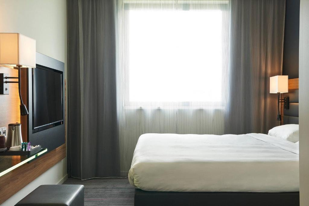Moxy Edinburgh Airport