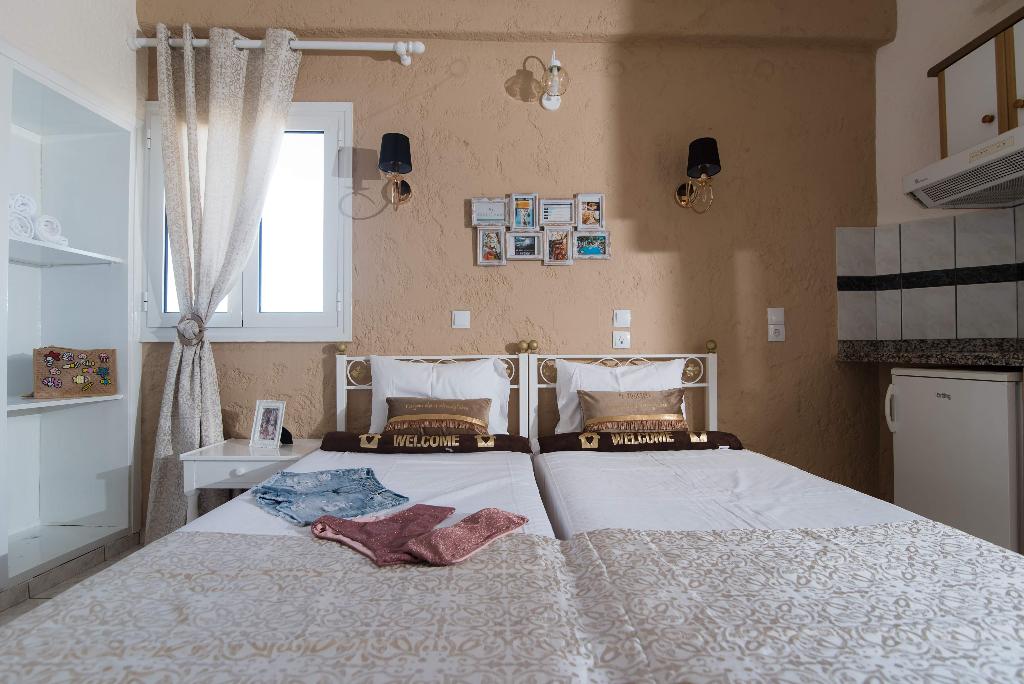 dal travel Oasis Studios