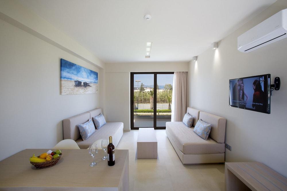dal travel Marinos Beach Hotel Apartments