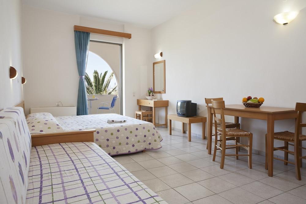 dal travel Marinos Beach Hotel Apartments