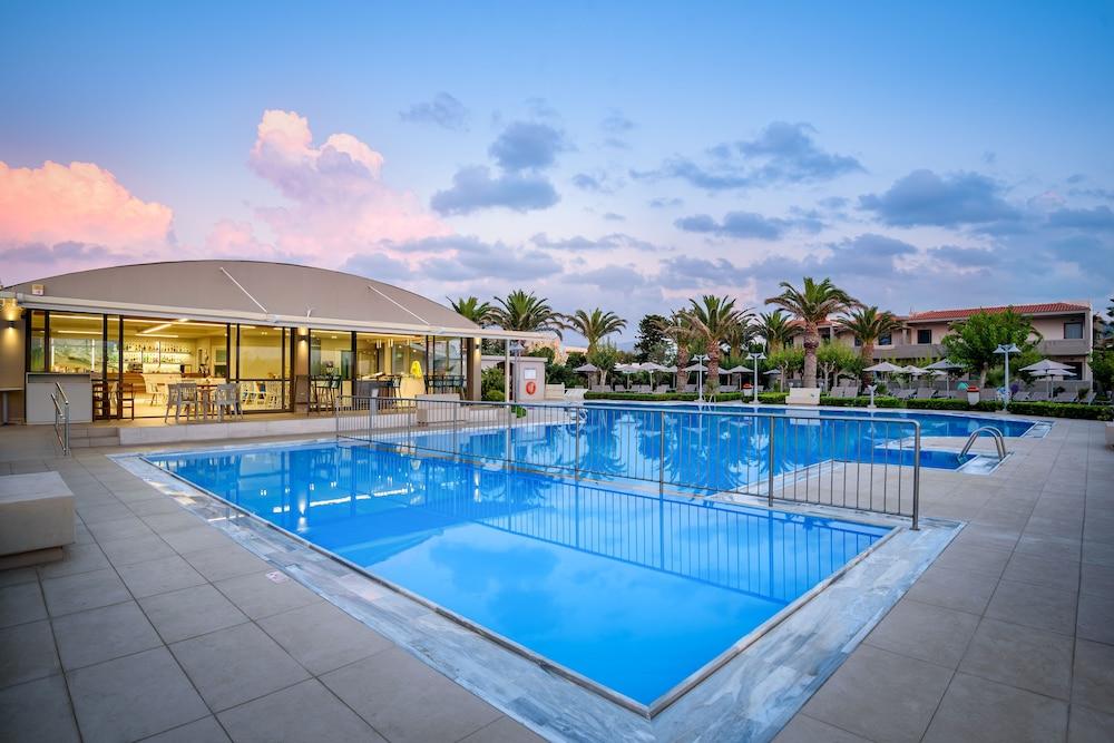 dal travel Marinos Beach Hotel Apartments
