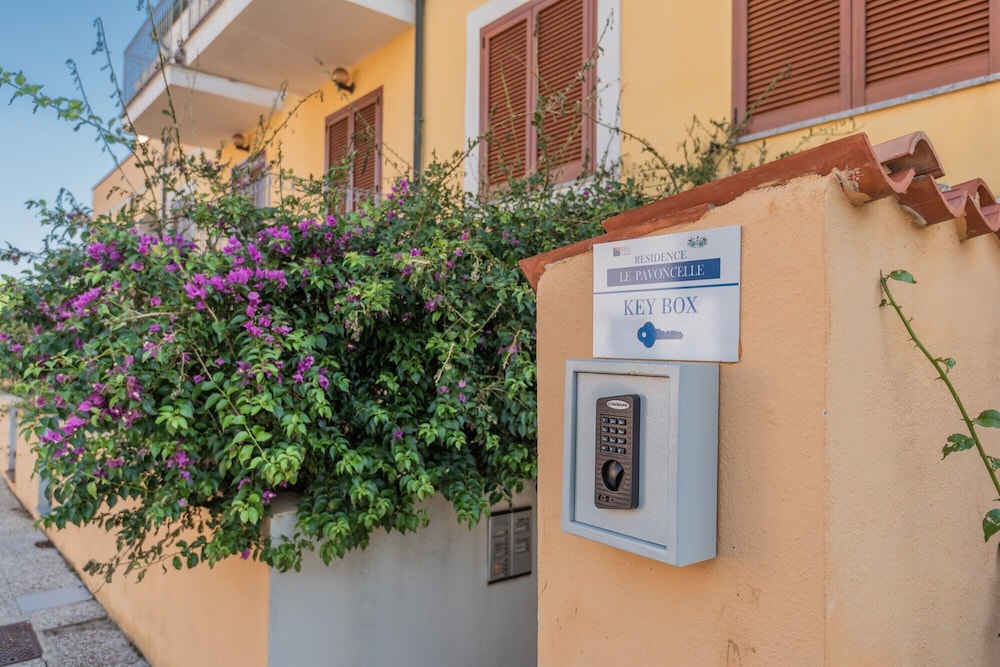 Hotel Le Pavoncelle Bilo 1Km From The Beach