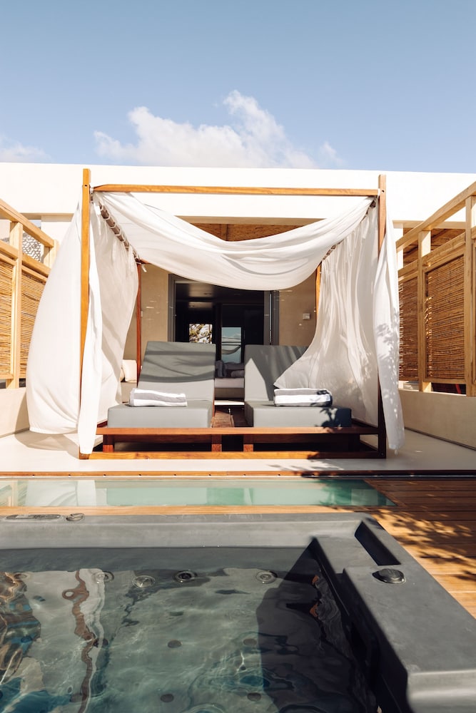 Avgoustos Suites - Adults Only