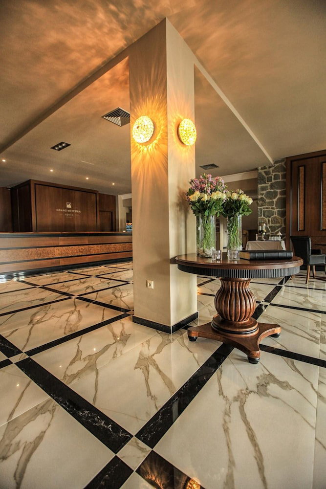 Grand Meteora Hotel